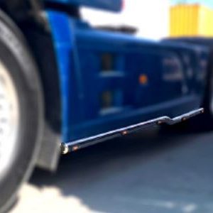 BARRA PROTECCION CROMADA CARENADO LATERAL DAF (EURO 6)