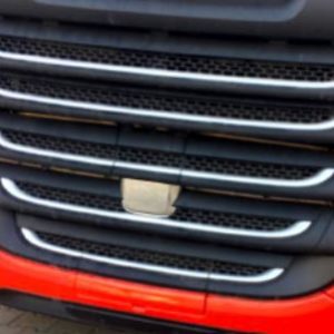 MOLDURA CROMADA INFERIOR CALANDRA DAF (EURO 6)