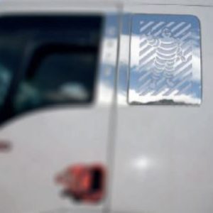 MARCO CROMADO PARA VENTANA FORD (HASTA 2019)