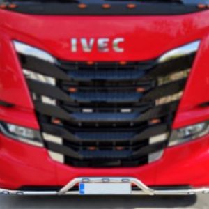 BARRA ENMARCADA HASTA PLACA PARACHOQUES CROMO IVECO (S-WAY)