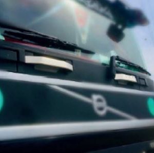 MOLDURA CROMADA ASIDERO CALANDRA VOLVO (FH4)