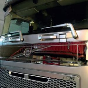 EMBELLECEDOR CROMADO REJILLA VOLVO (FH4)