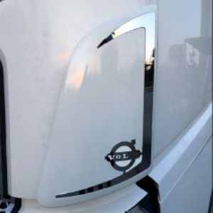 MOLDURA CROMADA MARCO AIRE ACONDICIONADO VOLVO (FH4)