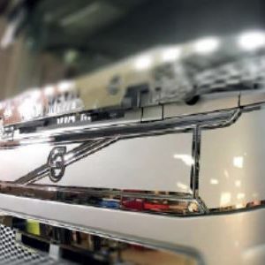 EMBELLECEDOR CROMADO PARTE SUPERIOR REJILLA VOLVO (FH4/2021)