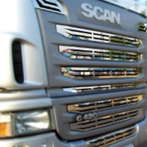 EMBELLECEDOR CROMADO CALANDRA A RAYAS SCANIA (G420)