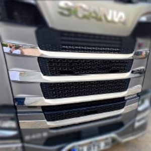 MOLDURA CROMADA PARTE SUPERIOR CALANDRA SCANIA (NG SC S/R)