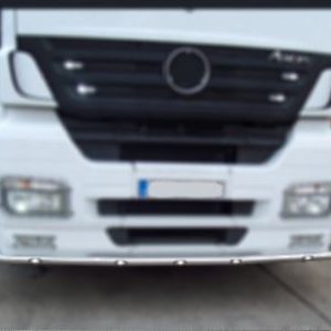 BARRA DE PARACHOQUES CROMADA MERCEDES BENZ (AXOR)